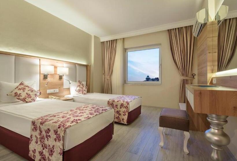 اتاق خانوادگی, Royal Garden Beach Hotel   All Inclusive