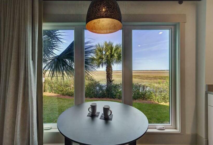 استودیوی استاندارد, Sea Palms Resort