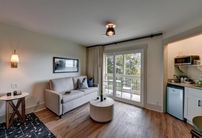 اتاق لوکس با تخت بزرگ, Sea Palms Resort