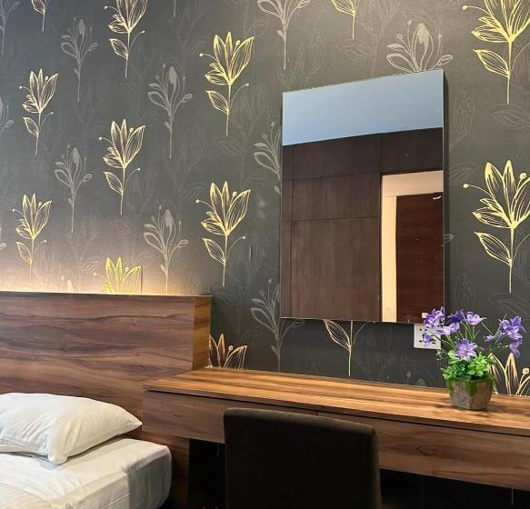 اتاق استاندارد سه تخته با بالکن, Waterfront Boutique