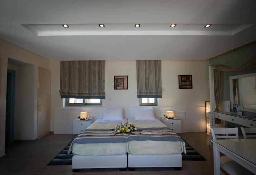 إستديو عائلى, Mantinia Bay