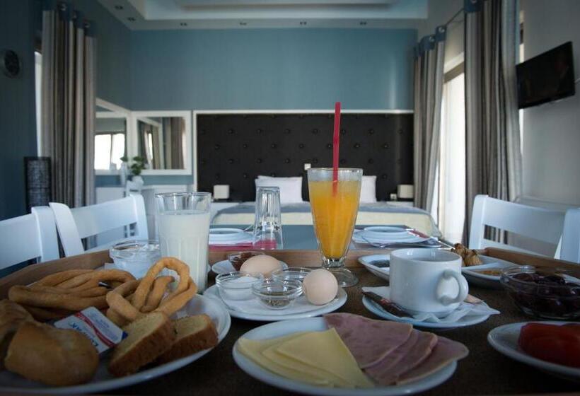إستديو عائلى, Mantinia Bay