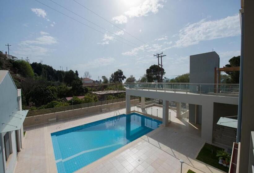 إستديو عائلى, Mantinia Bay