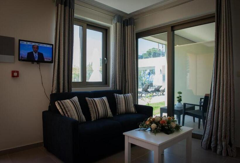 إستديو عائلى, Mantinia Bay