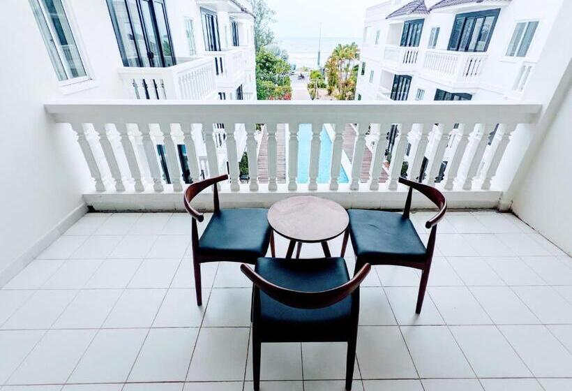 سوییت خانوادگی, Mary Beach Hotel & Resort