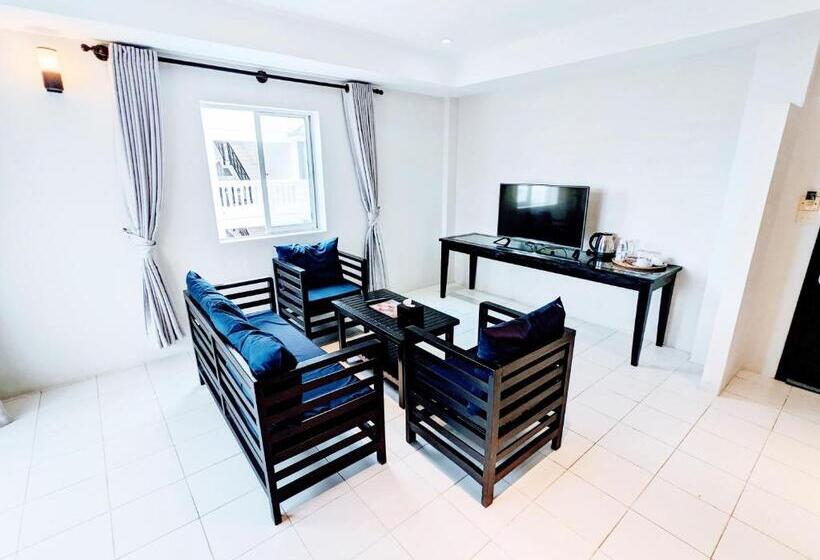 اتاق خانوادگی با چشم‌انداز دریا, Mary Beach Hotel & Resort