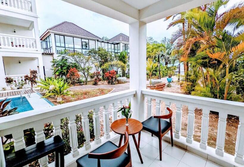 اتاق لوکس خانوادگی, Mary Beach Hotel & Resort