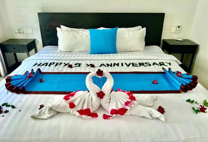 اتاق لوکس با چشم‌انداز استخر, Mary Beach Hotel & Resort