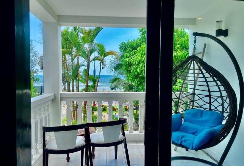 سوئیت با بالکن, Mary Beach Hotel & Resort