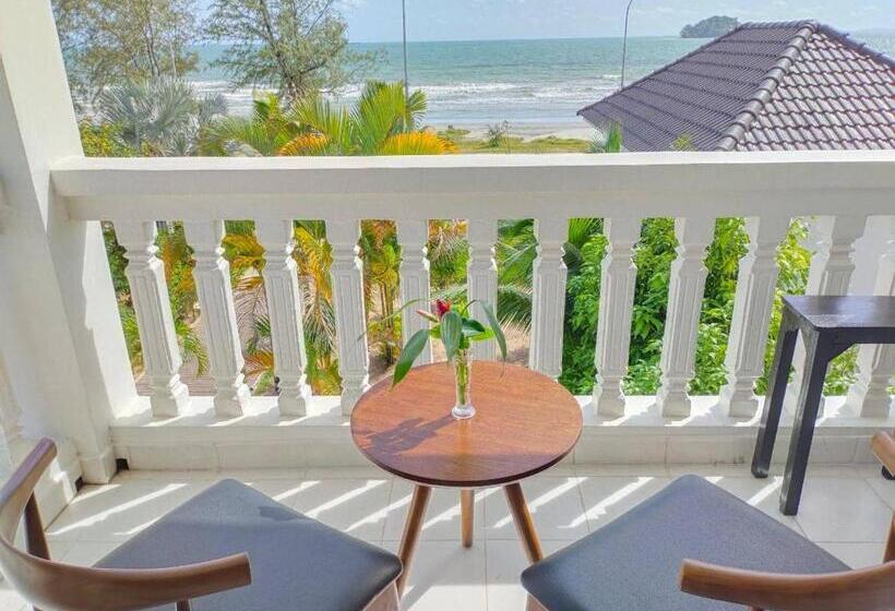 سوئیت با بالکن, Mary Beach Hotel & Resort