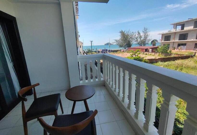اتاق خانوادگی با چشم‌انداز کوه, Mary Beach Hotel & Resort