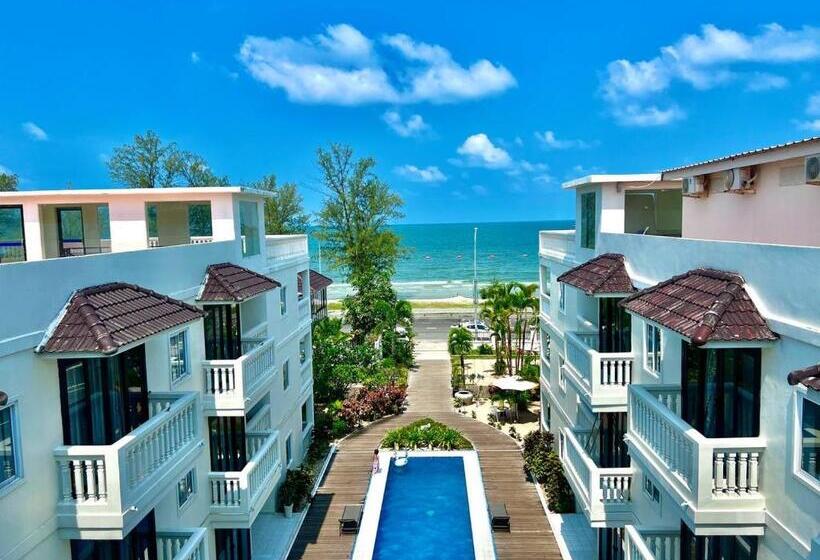 سوییت خانوادگی, Mary Beach Hotel & Resort