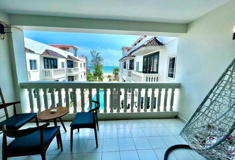 سوییت خانوادگی, Mary Beach Hotel & Resort