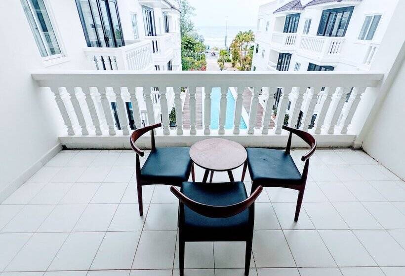 سوییت خانوادگی, Mary Beach Hotel & Resort