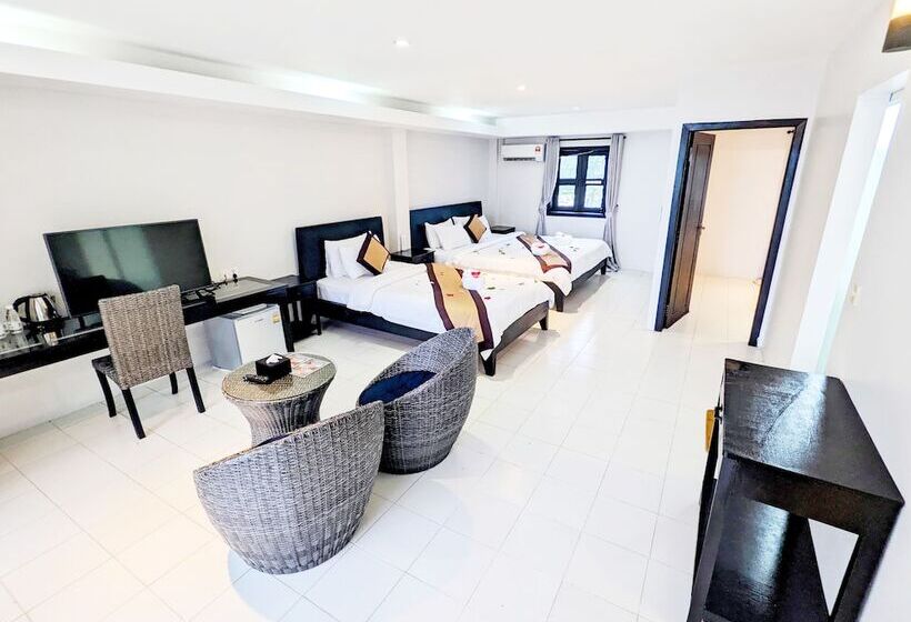 سوییت خانوادگی, Mary Beach Hotel & Resort