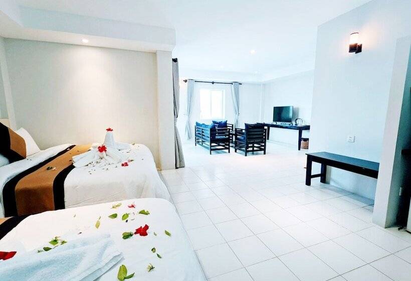 اتاق خانوادگی با چشم‌انداز دریا, Mary Beach Hotel & Resort