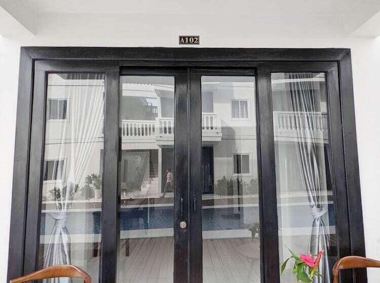 اتاق لوکس با چشم‌انداز استخر, Mary Beach Hotel & Resort
