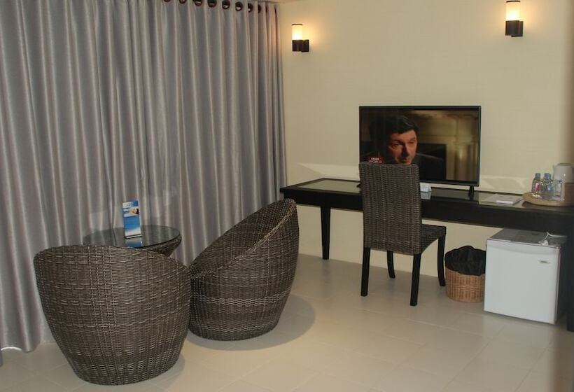 سوییت خانوادگی, Mary Beach Hotel & Resort