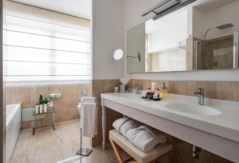 プールビュージュニアスイート, Wellness Spa Hotel Principe Fitalia