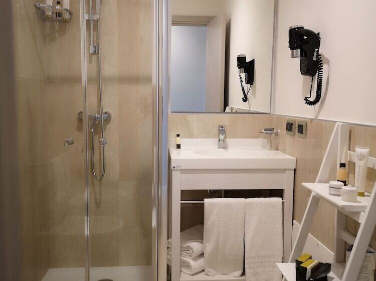 キングサイズベッドのスイートルーム, Wellness Spa Hotel Principe Fitalia