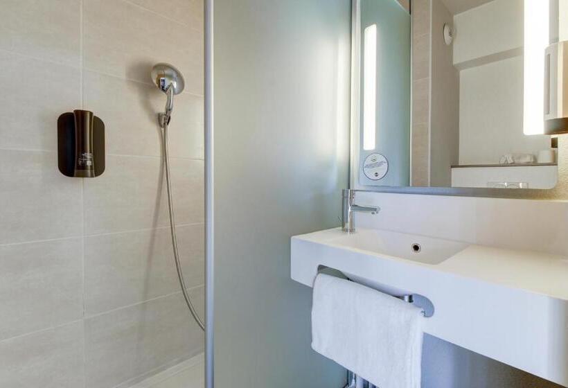 اتاق استاندارد سه نفره, B&b Hotel Marseille Prado Vélodrome