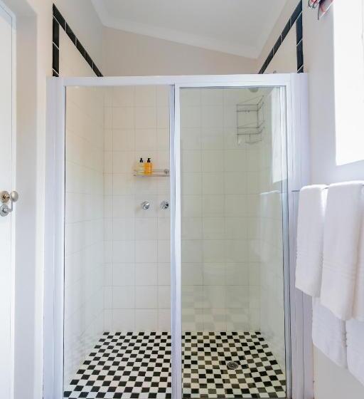 استودیوی استاندارد, Eendracht Apartments
