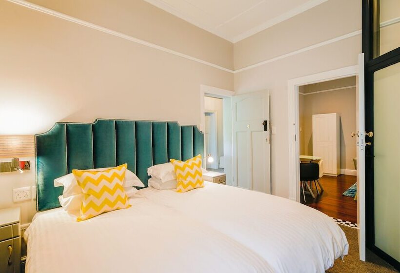 استودیوی استاندارد, Eendracht Apartments