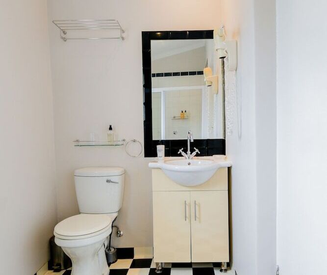 استودیوی استاندارد, Eendracht Apartments
