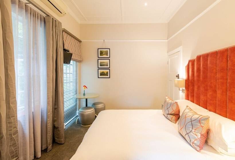 استودیوی استاندارد, Eendracht Apartments