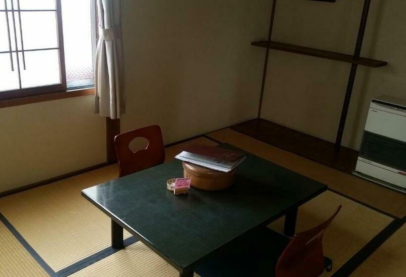 اتاق استاندارد با سرویس بهداشتی مشترک, Henmi Ryokan