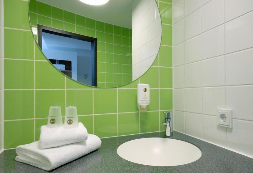 اتاق خانوادگی, B&b Hotel Freiburg Süd