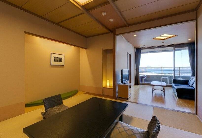 اتاق لوکس با چشم‌انداز دریاچه, Biwako Ryokusuitei
