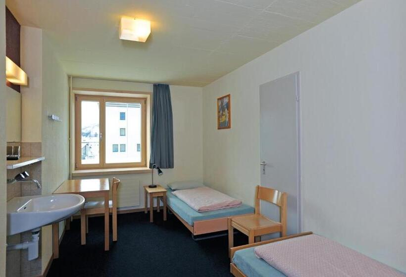 اتاق استاندارد با سرویس بهداشتی مشترک, St. Moritz Youth Hostel