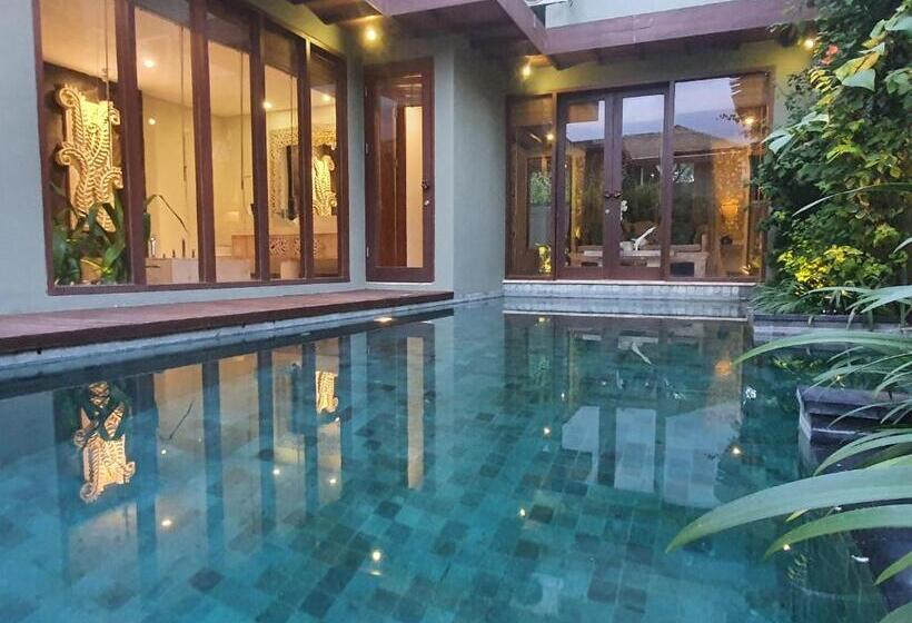 سوییت با استخر, The Royal Purnama   Adults Only