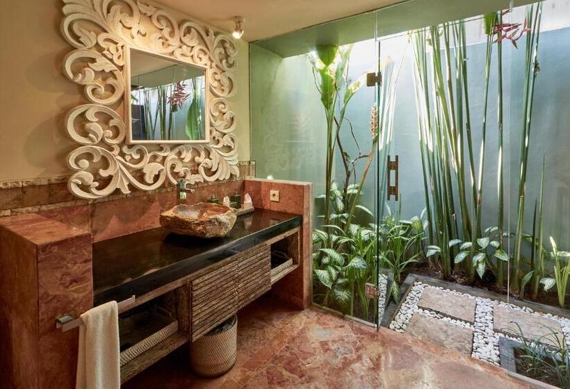 ویلای 4 خوابه, The Royal Purnama   Adults Only