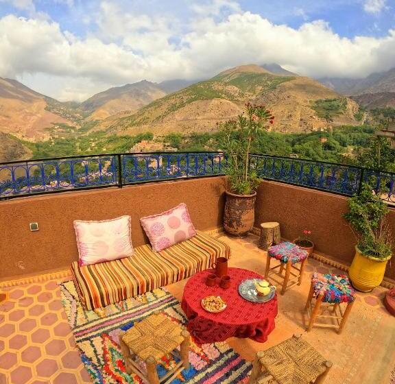 اتاق خانوادگی, Atlas Prestige