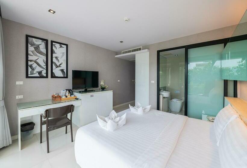 اتاق لوکس با چشم‌انداز دریا, Serenotel Pattaya