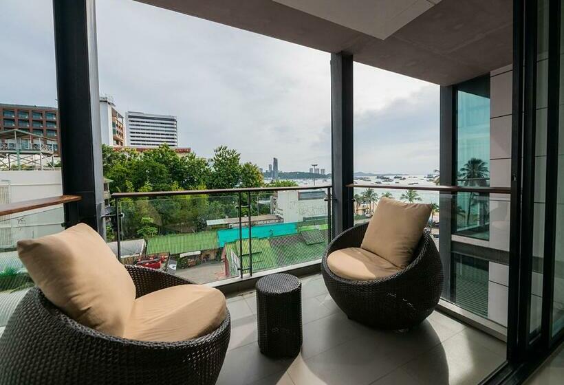 اتاق لوکس با چشم‌انداز دریا, Serenotel Pattaya