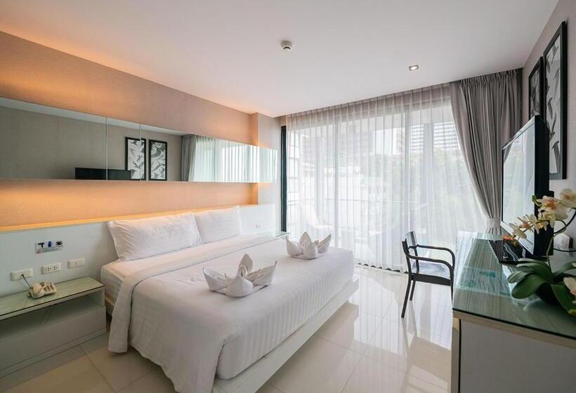 اتاق لوکس با چشم‌انداز دریا, Serenotel Pattaya