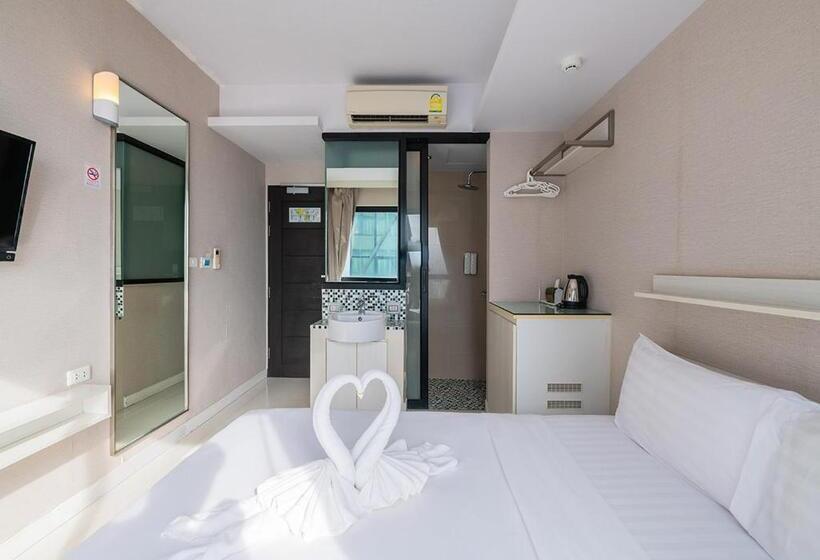 اتاق استاندارد با چشم‌انداز دریا, Serenotel Pattaya
