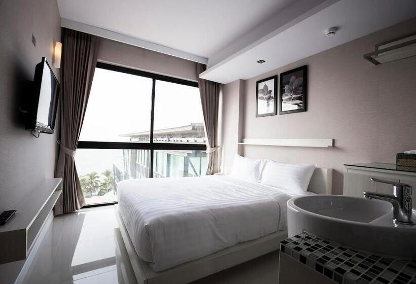 اتاق استاندارد با چشم‌انداز دریا, Serenotel Pattaya