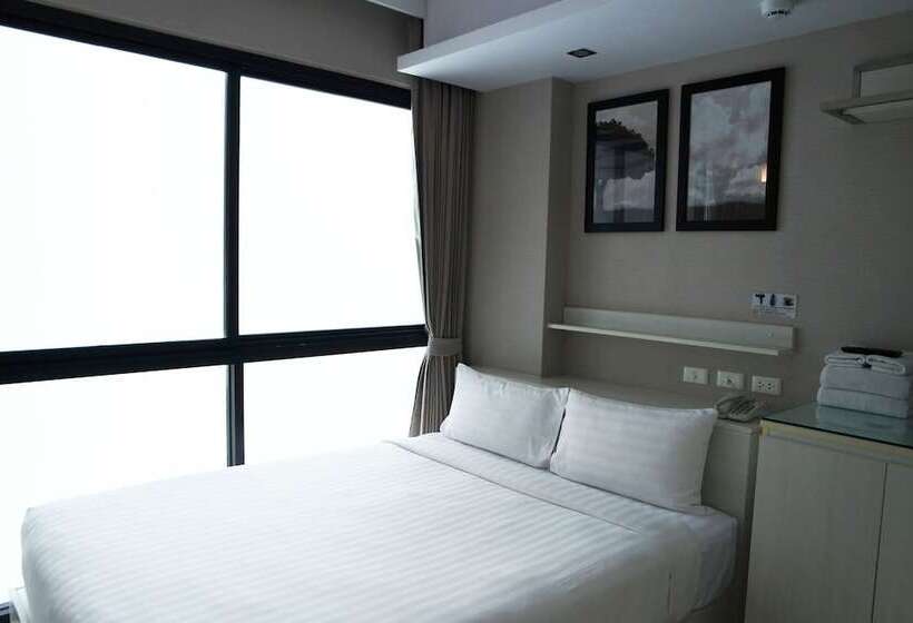 اتاق استاندارد, Serenotel Pattaya