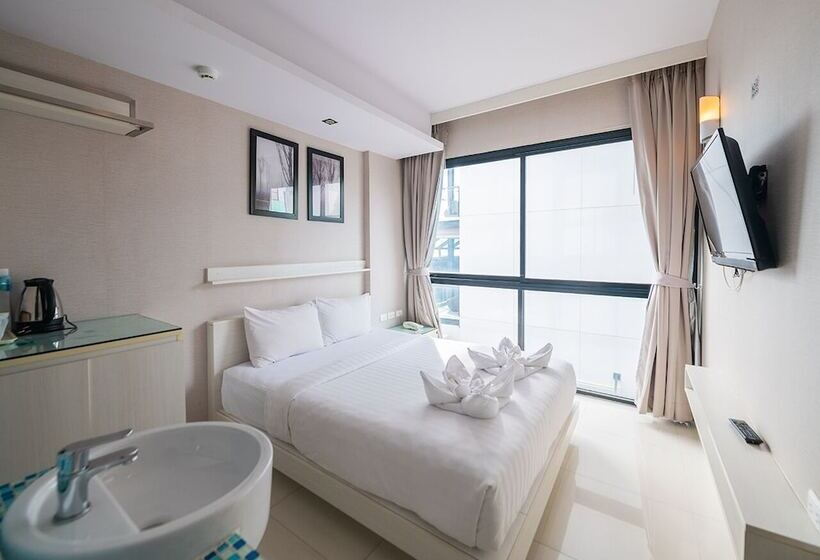 اتاق استاندارد, Serenotel Pattaya