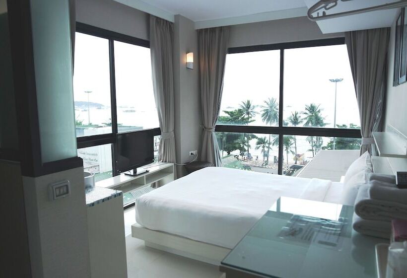 اتاق استاندارد با چشم‌انداز دریا, Serenotel Pattaya