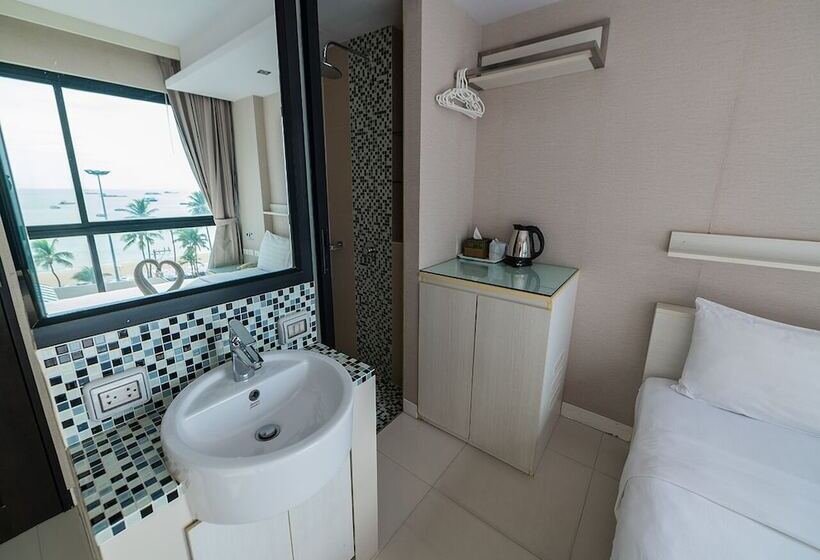 اتاق استاندارد با چشم‌انداز دریا, Serenotel Pattaya