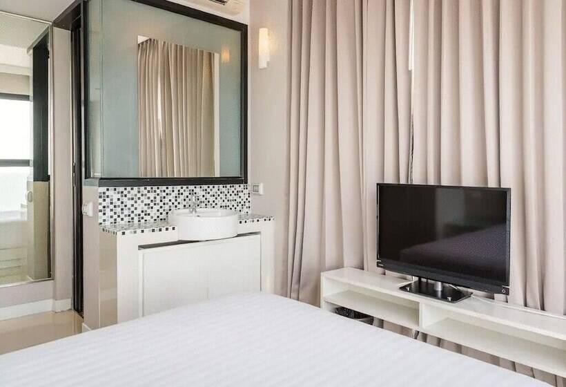 اتاق استاندارد با چشم‌انداز دریا, Serenotel Pattaya