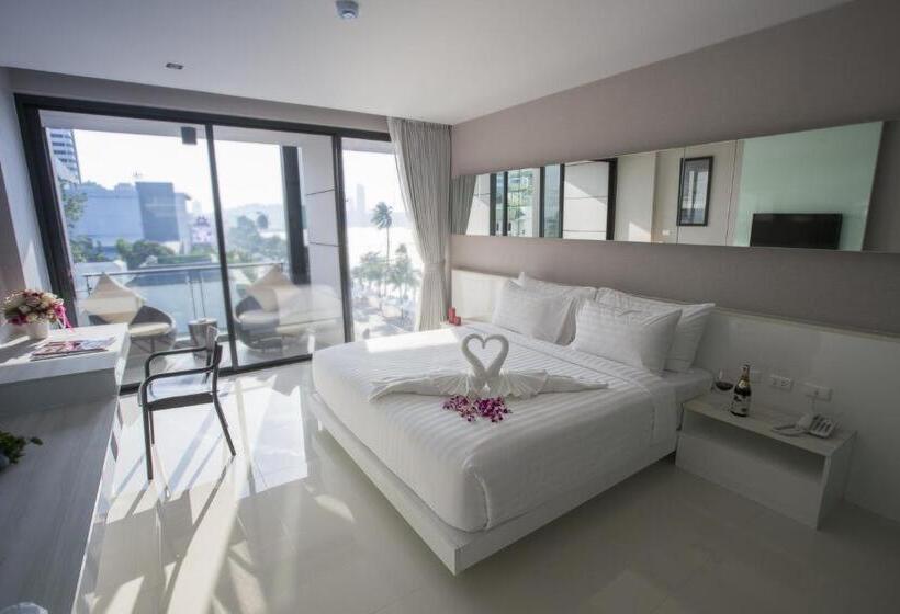اتاق لوکس با چشم‌انداز دریا, Serenotel Pattaya