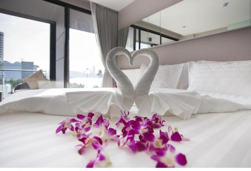 اتاق لوکس با چشم‌انداز دریا, Serenotel Pattaya