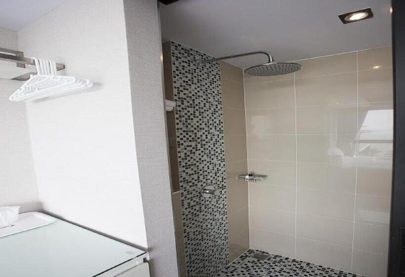 اتاق استاندارد, Serenotel Pattaya