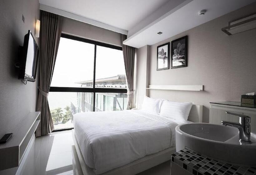اتاق استاندارد با چشم‌انداز دریا, Serenotel Pattaya